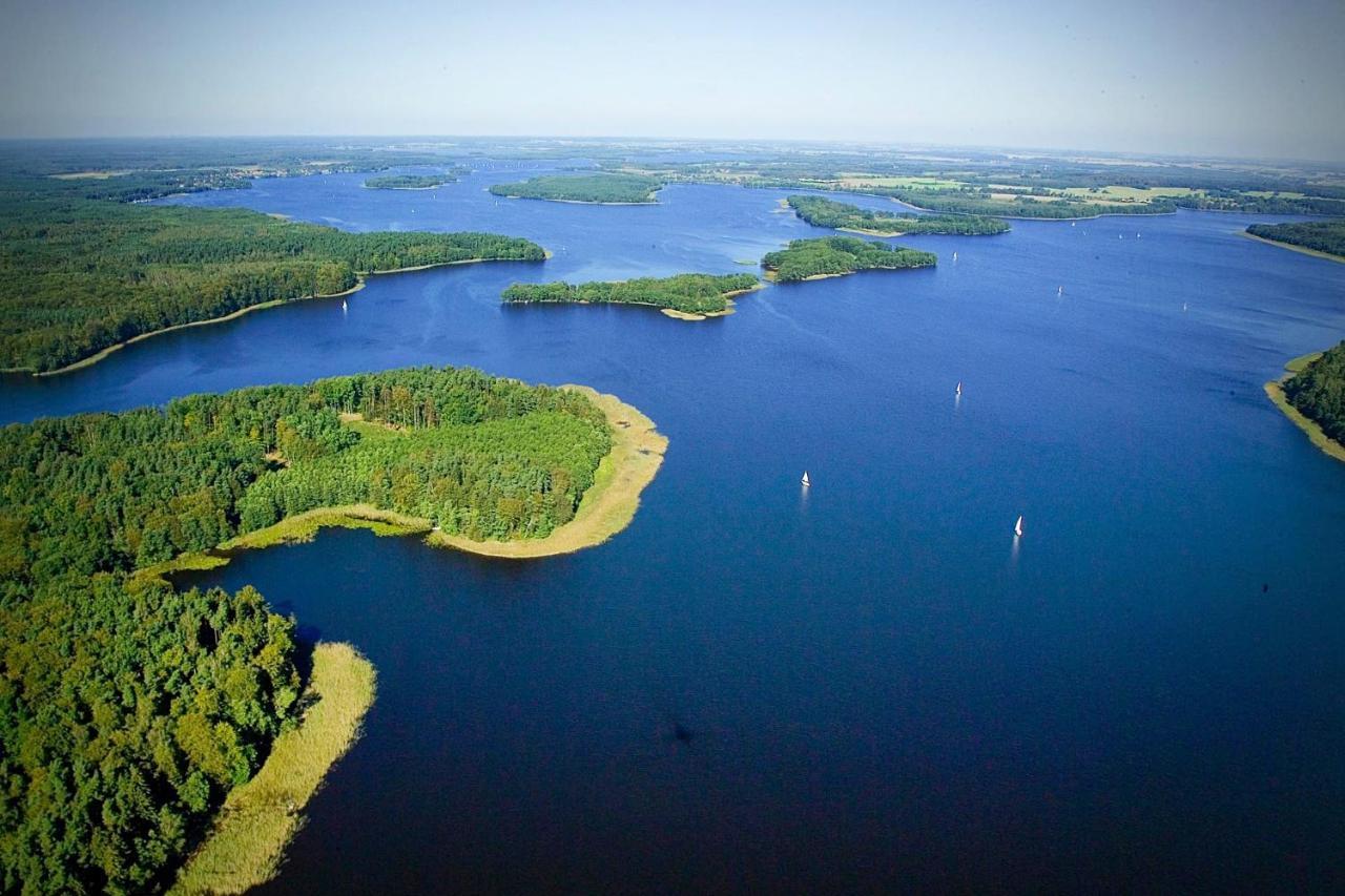 Dom Przy Lini Brzegowej Jezioraka Iława Exterior foto